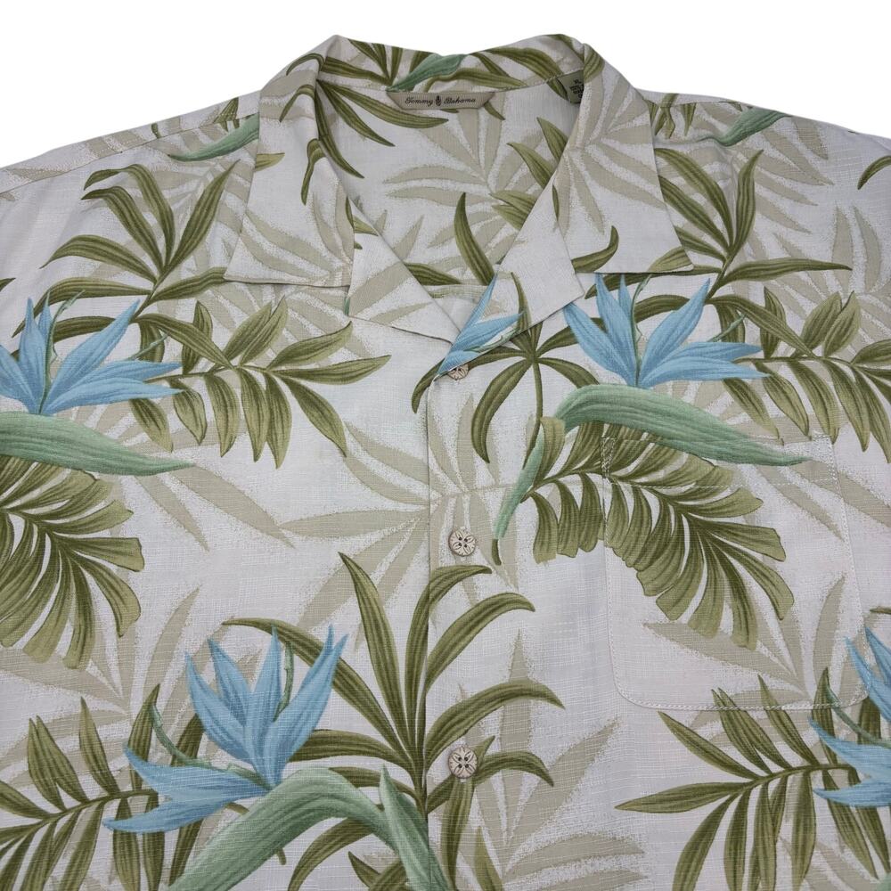 Tommy Bahama XL Beige Green Floral Hawaiian Short Sleeve Silk Button Up Shirt